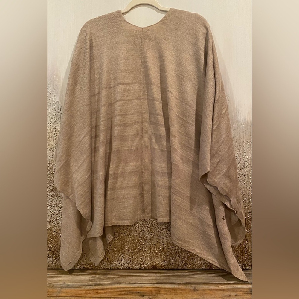 Calvin Klein Beige Knit Shawl/Wrap Poncho Sweater - One Size - Picture 5 of 13